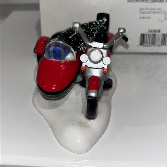 DEPARTMENT 56 Snow Village A Harley-Davidson Holiday figurine set - Picture 8 of 16